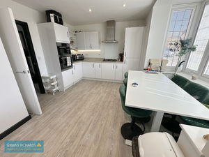 Kitchen/Diner- click for photo gallery